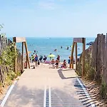 Carabasse Plage. * Vias
