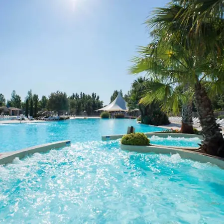 Campsite Carabasse Plage. Vias