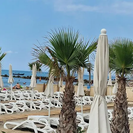 Carabasse Plage. Campsite *