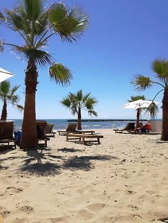 Carabasse Plage. Кемпинг *