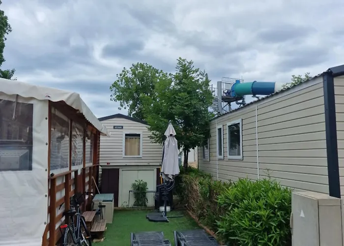 Carabasse Plage. Κάμπινγκ *